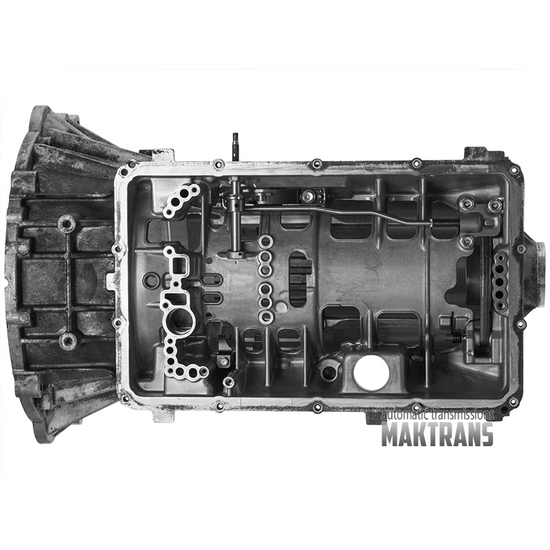 Obudowa skrzyni biegów  A8TR1 2WD (5.0L V8 5000 CC Tau G8BB MPi/GDi) 452404E000  Hyundai Equus 08/ Equus 13/ Genesis 07  KIA K900 