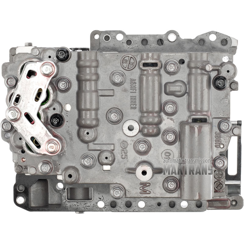 Sterownik hydrauliczny z elektrozaworami A6MF1 462103B610 462103B611 (zdjęty z nowej skrzyni biegów)