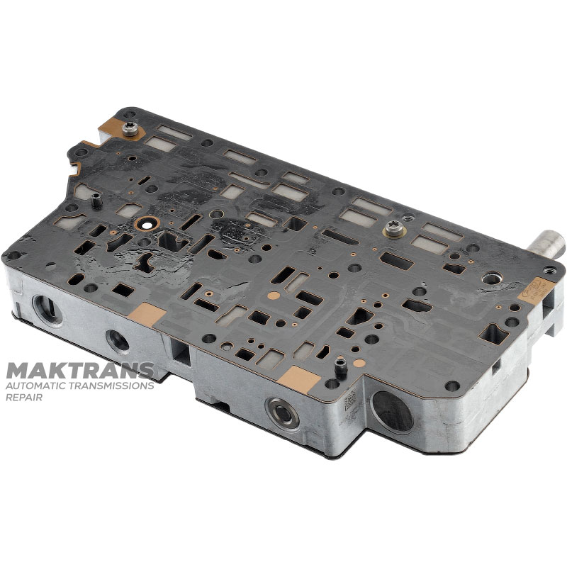 Blok zaworowy (blok zaworowy) FORD 8F24 - J1KP-7J236-CJ J1KP-72490-DF RFJ1KP-7A092-BF