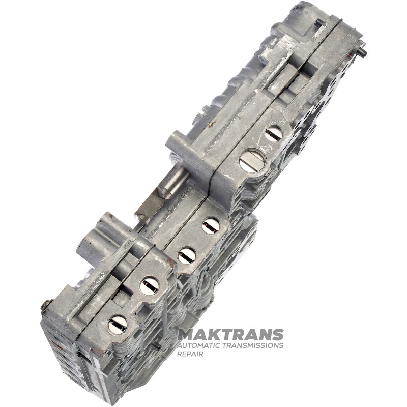 Blok zaworowy bez elektrozaworów FORD 10R80 / 10R60 HL3P-7A101-MB HL3P-7A092-AD JL3P-7Z490-FB - z zaworem ręcznym