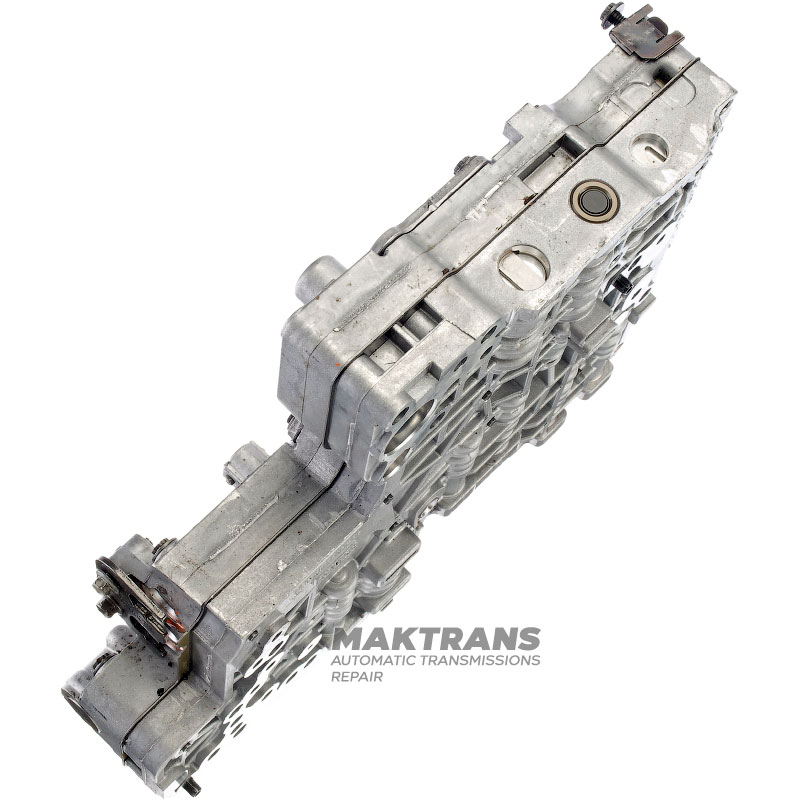 Blok zaworowy bez elektrozaworów FORD 10R80 / 10R60 HL3P-7A101-MB HL3P-7A092-AD JL3P-7Z490-FB - z zaworem ręcznym