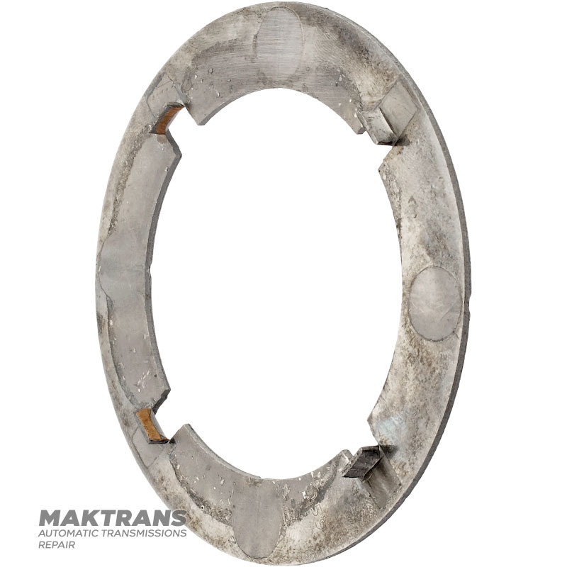 Podkładka ślizgowa (bimetaliczna) tylnego koła planetarnego FORD E4OD, 4R100 — E9TZ-7A166-A, 4 nogi (szerokość nogi 7,40 mm), wysokość 5,55 mm, grubość 1,60 mm, średnica zewnętrzna 95,60 mm, średnica wewnętrzna 66,15 mm