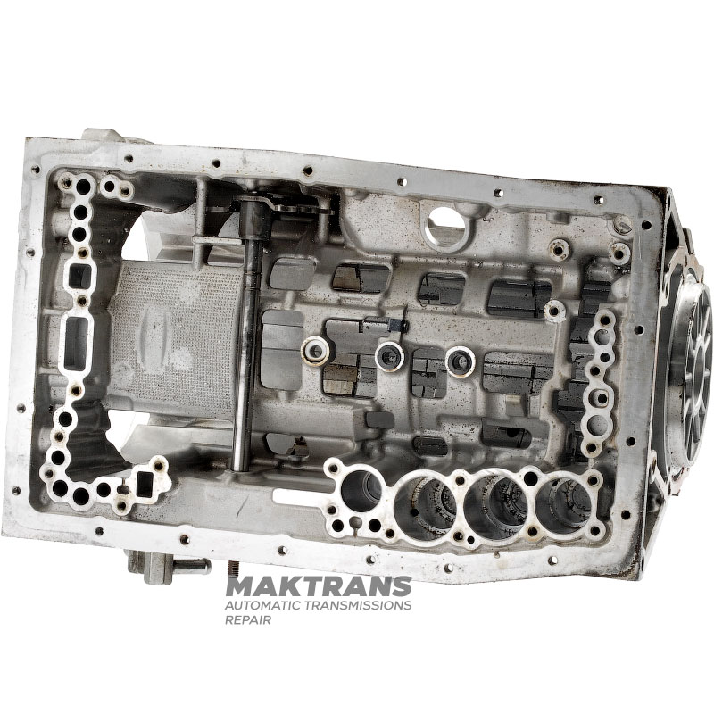 Obudowa centralna skrzyni biegów TOYOTA / LEXUS A750 — 35010-0C081, z tuleją cylindra akumulatora hydraulicznego C1