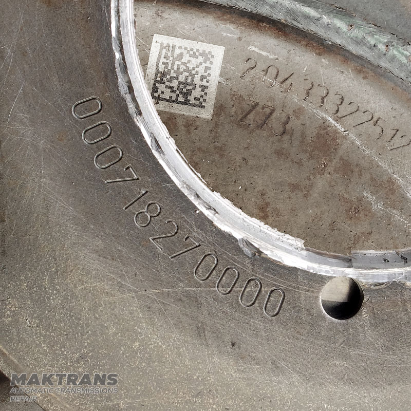 Osłona przednia przekładni hydrokinetycznej ZF 6HP26 - wysokość pilota 30 mm, średnica zewnętrzna pilota 32 mm, 4 otwory montażowe (średnica wewnętrzna 8,70 mm), średnica zewnętrzna obudowy 300 mm